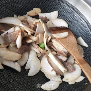 杏鲍菇炒肉片的做法步骤：10