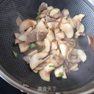 杏鲍菇炒肉片的做法步骤：12
