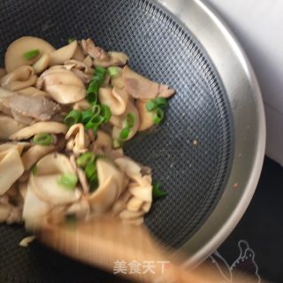 杏鲍菇炒肉片的做法步骤：14