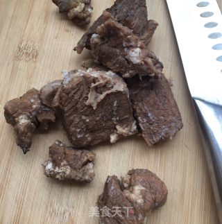 “肉食、荤菜”洋葱番茄炒牛肉的做法步骤：2