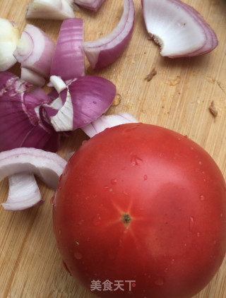 “肉食、荤菜”洋葱番茄炒牛肉的做法步骤：4