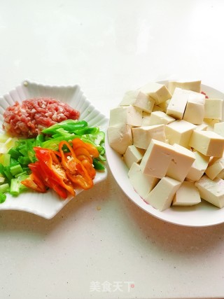 红烧豆腐的做法步骤：1