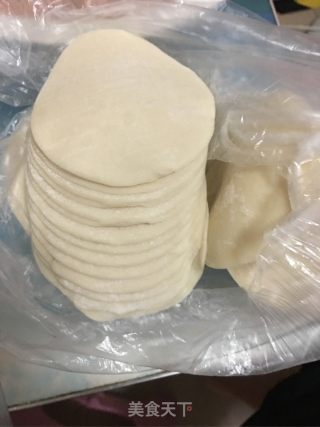 荸荠肉馅饺子的做法步骤：7