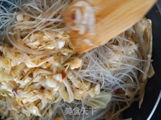 包菜炒粉丝的做法步骤：6