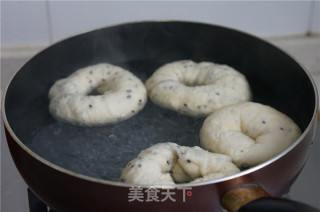芝麻椰蓉贝果的做法步骤：7