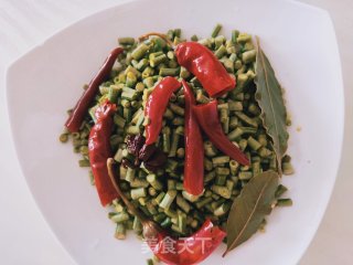 酸豆角炒肉的做法步骤：1