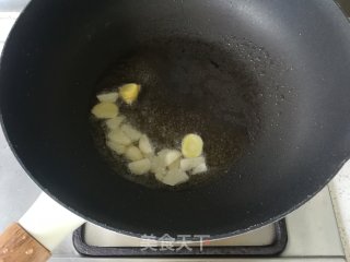 杭椒肉丁的做法步骤：3