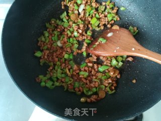 杭椒肉丁的做法步骤：7