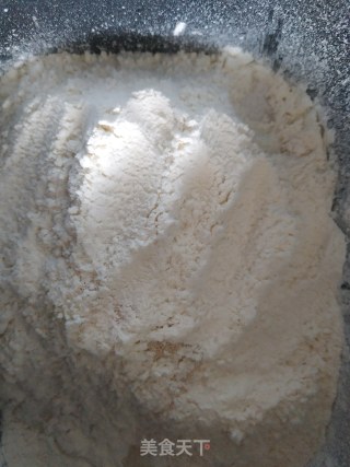 牛角豆沙面包的做法步骤：1