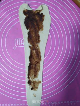 牛角豆沙面包的做法步骤：6