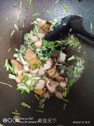空心菜根炒五花肉片的做法步骤：2