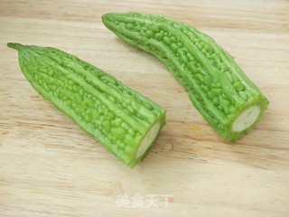 苦瓜鸡蛋饼的做法步骤：2
