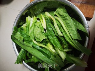 蒜蓉油麦菜的做法步骤：1