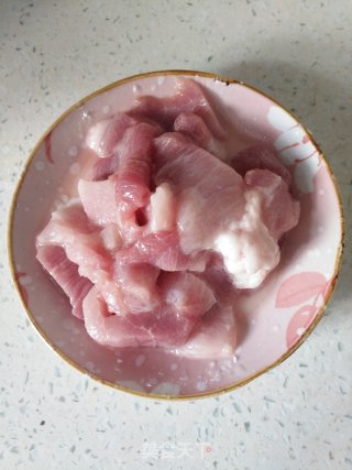 “肉食、荤菜”蒜蓉豇豆肉片的做法步骤：3
