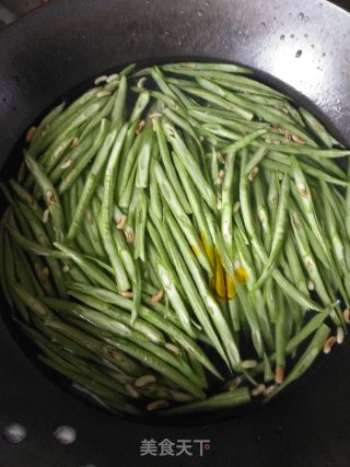 “肉食、荤菜”蒜蓉豇豆肉片的做法步骤：4