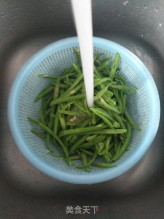 “肉食、荤菜”蒜蓉豇豆肉片的做法步骤：5