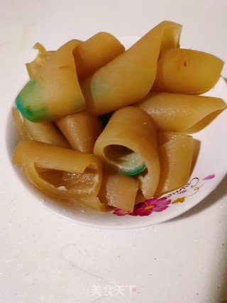 小炒肉皮的做法步骤：1