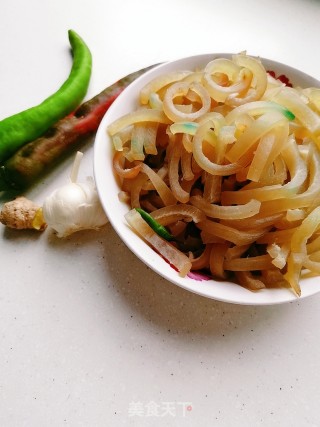 小炒肉皮的做法步骤：2