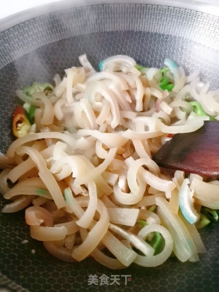 小炒肉皮的做法步骤：5