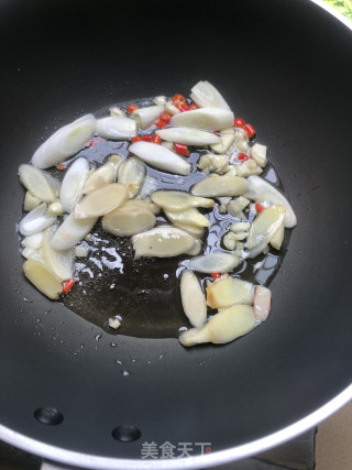 子姜焖鸭肉的做法步骤：3