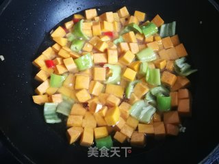 咖喱南瓜丁的做法步骤：8