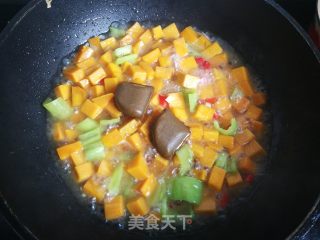 咖喱南瓜丁的做法步骤：10