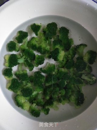 杏鲍菇炒西兰花的做法步骤：5