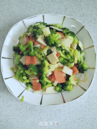 杏鲍菇炒西兰花的做法步骤：10