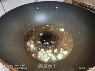 黄瓜丁炒牛肉丁的做法步骤：3