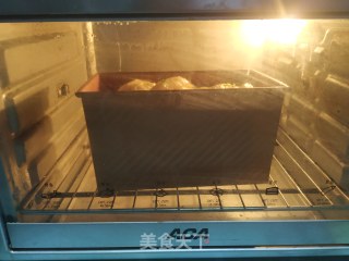 香葱肉松吐司的做法步骤：9