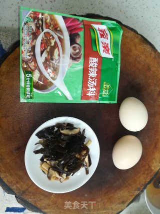 酸辣汤的做法步骤：1