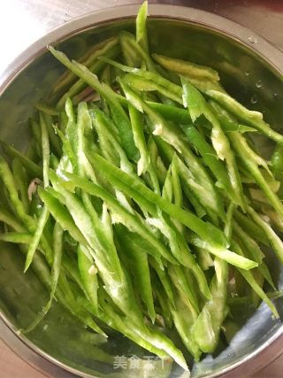 小炒肉丝的做法步骤：2