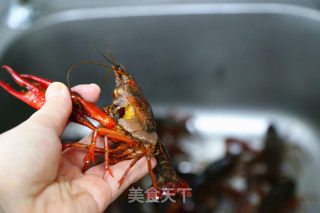 蒜蓉小龙虾的做法步骤：2