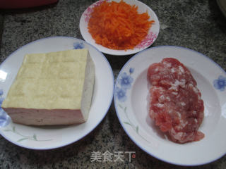 胡萝卜肉末豆腐丸子的做法步骤：1