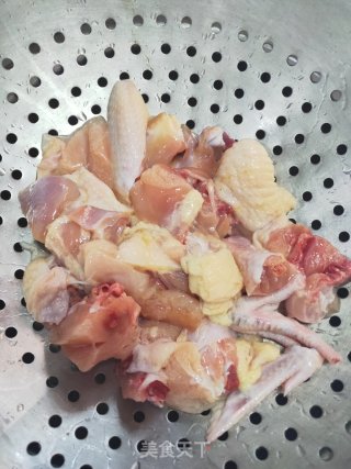 红烧鸡块的做法步骤：1