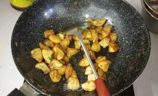 街头小吃孜然土豆（锅巴洋芋）的做法步骤：10