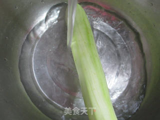 豆腐丸子夜开花煮粉丝的做法步骤：2