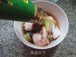 炸鸡翅根的做法步骤：4