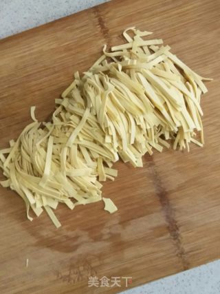 干豆腐拌黄瓜的做法步骤：2