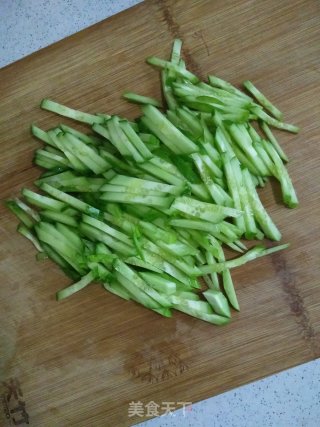干豆腐拌黄瓜的做法步骤：3