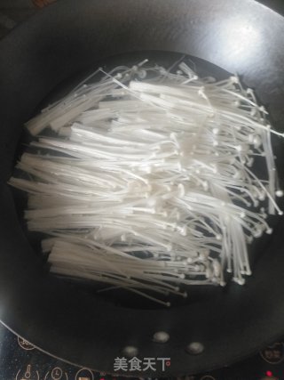 酸汤肥牛的做法步骤：2