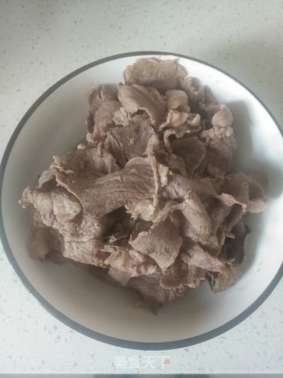 酸汤肥牛的做法步骤：4