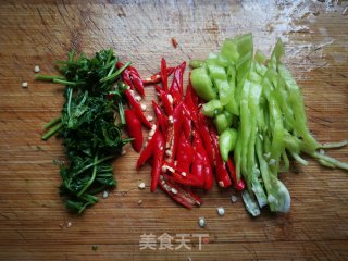 油泼土豆丝的做法步骤：1