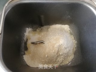 芝士卷边披萨的做法步骤：1
