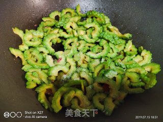 牛肉炒苦瓜的做法步骤：5