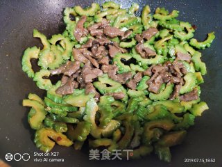 牛肉炒苦瓜的做法步骤：6