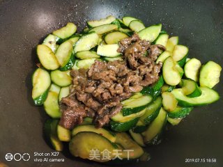 牛肉炒黄瓜的做法步骤：6