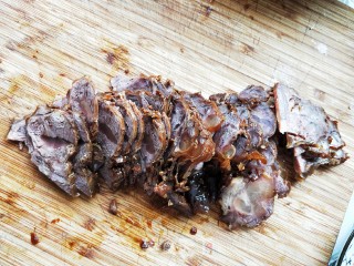 【重庆烧腊】卤牛肉的做法步骤：14