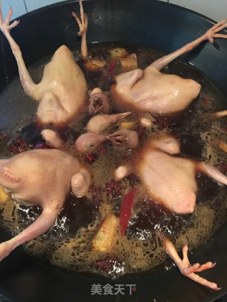 脆皮乳鸽的做法步骤：2
