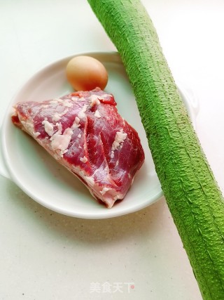 丝瓜酿肉的做法步骤：1